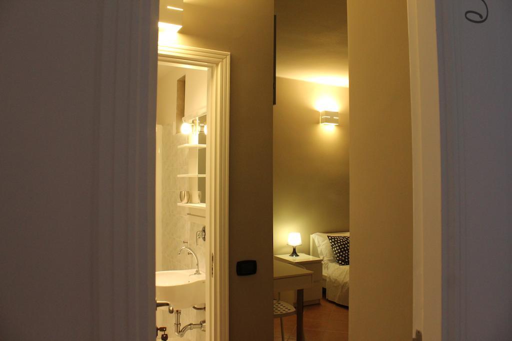 Bed And Breakfast Charming House Barletta Room photo