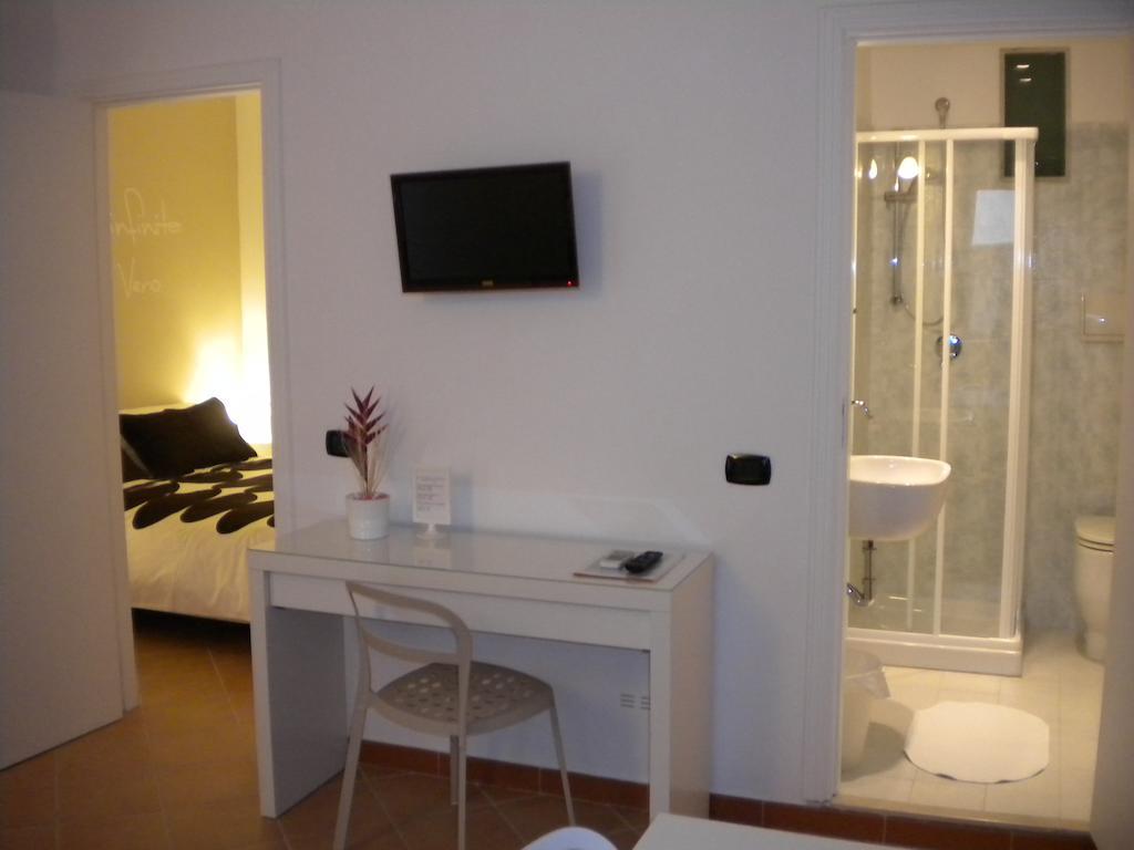 Bed And Breakfast Charming House Barletta Room photo
