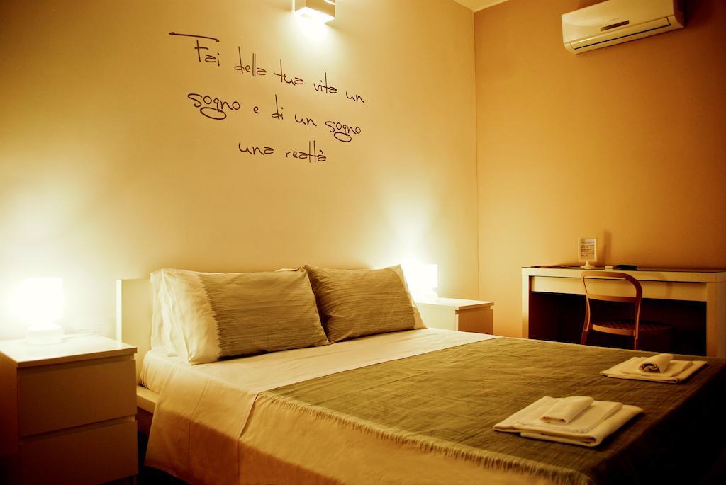 Bed And Breakfast Charming House Barletta Room photo